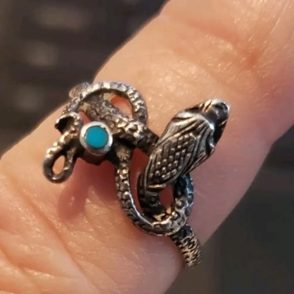 VTG Snake Ring With Turquoise 925 Sterling Silver Coiled Detailed Native 7.75